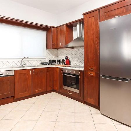 Ferienwohnung Charming And Comfy House Agia Marina Exterior foto