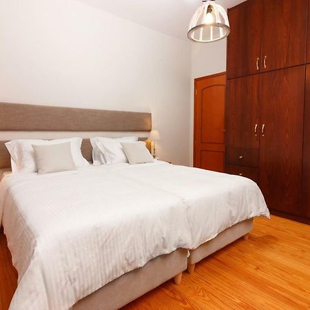 Ferienwohnung Charming And Comfy House Agia Marina Exterior foto