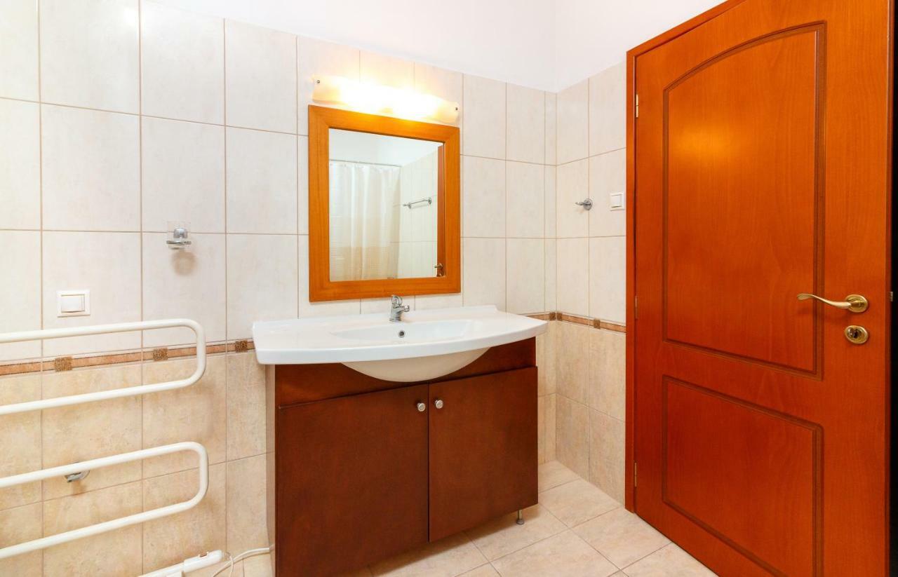 Ferienwohnung Charming And Comfy House Agia Marina Exterior foto