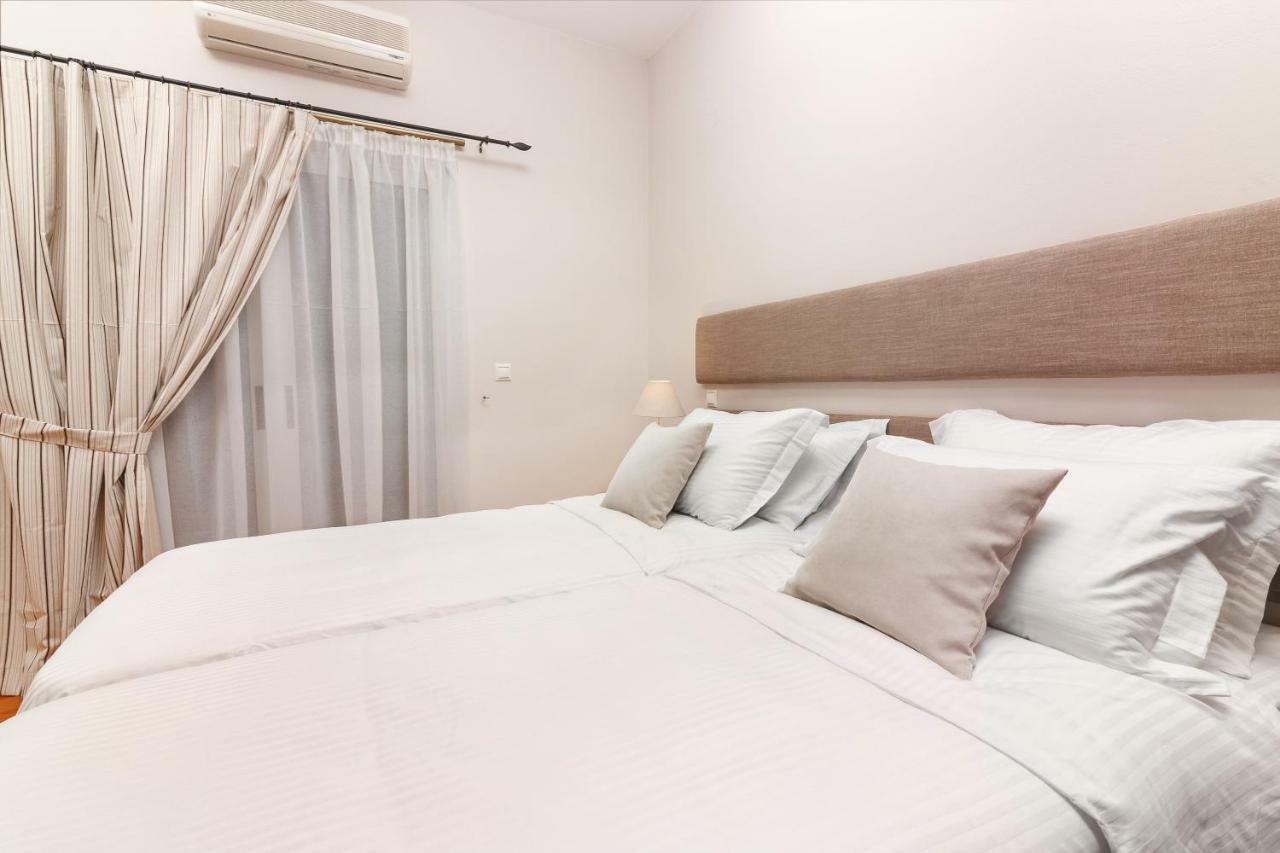 Ferienwohnung Charming And Comfy House Agia Marina Exterior foto