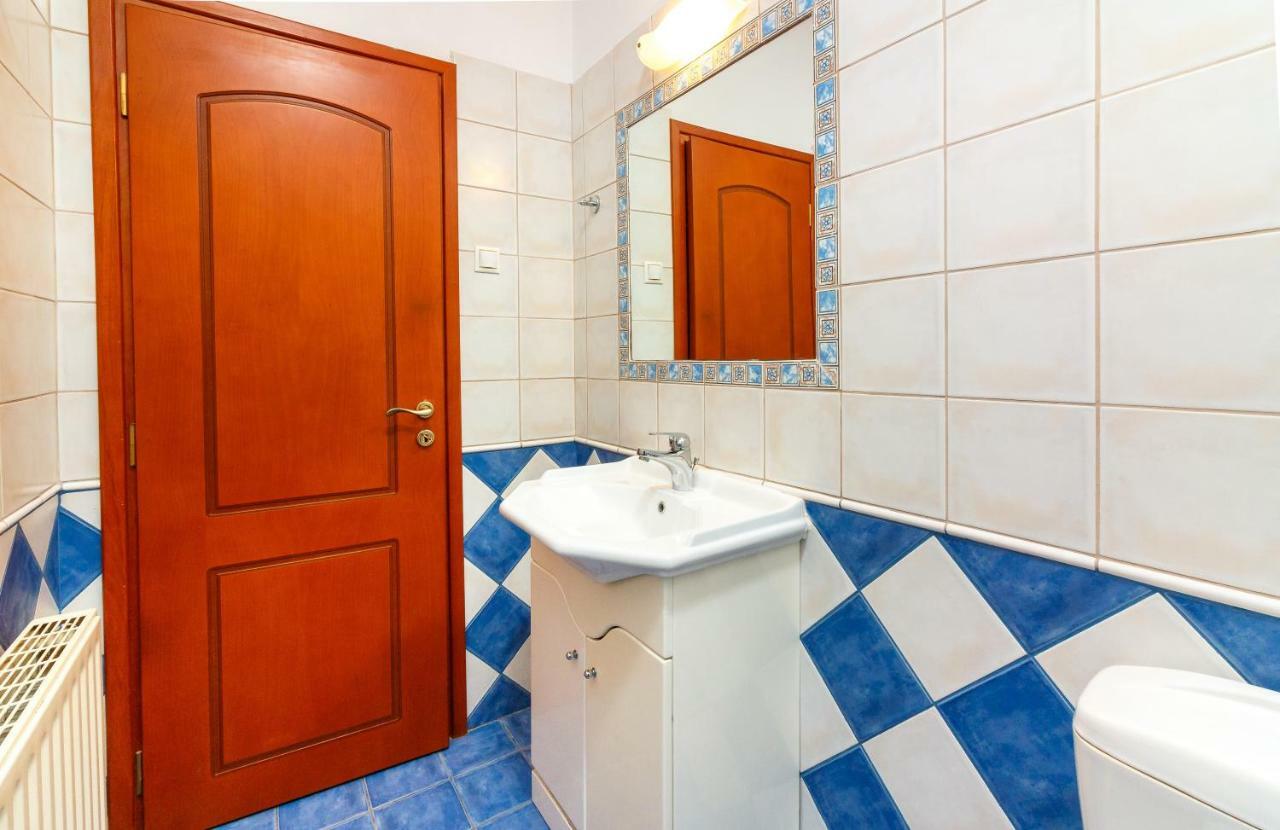 Ferienwohnung Charming And Comfy House Agia Marina Exterior foto