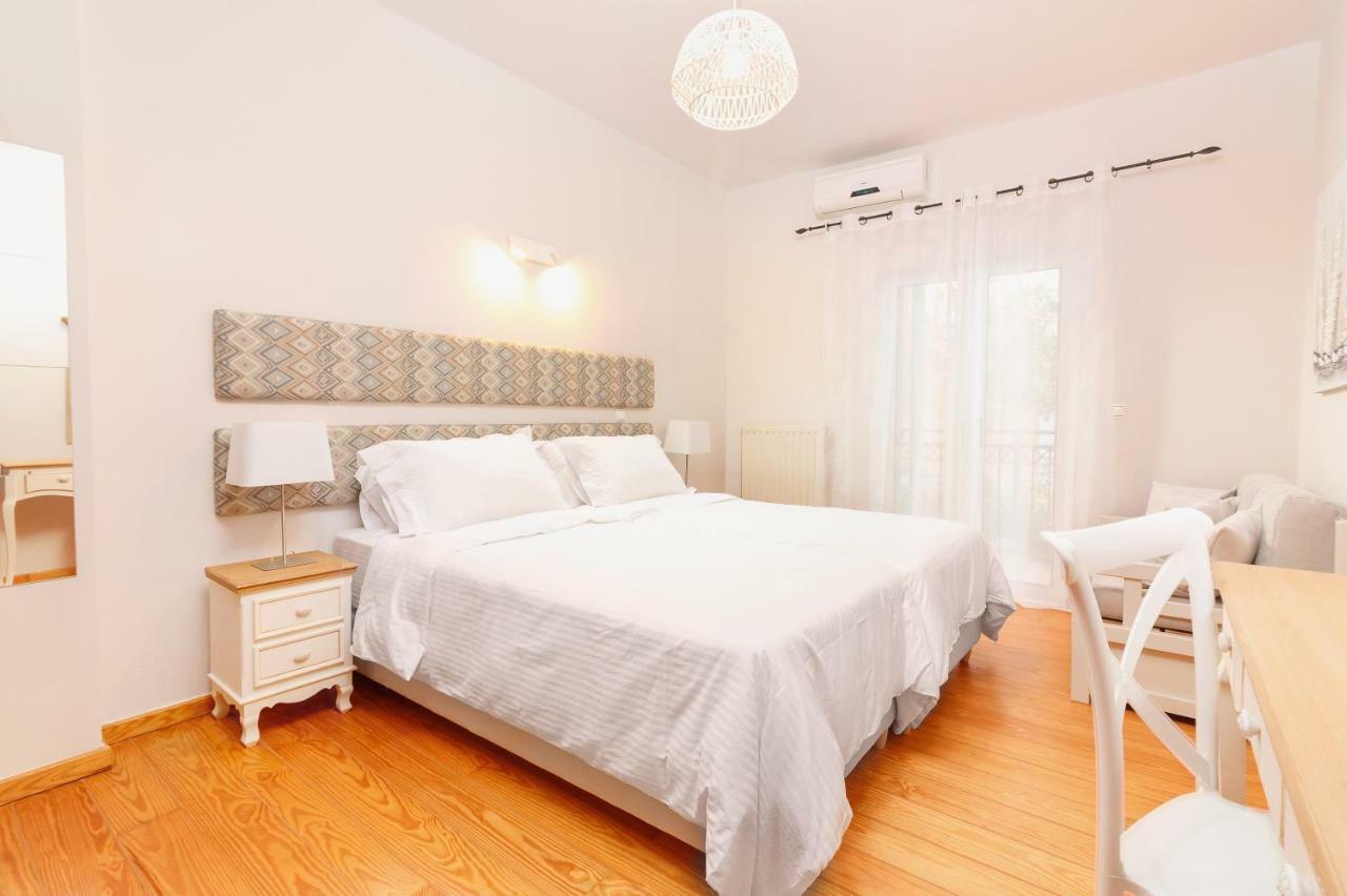 Ferienwohnung Charming And Comfy House Agia Marina Exterior foto